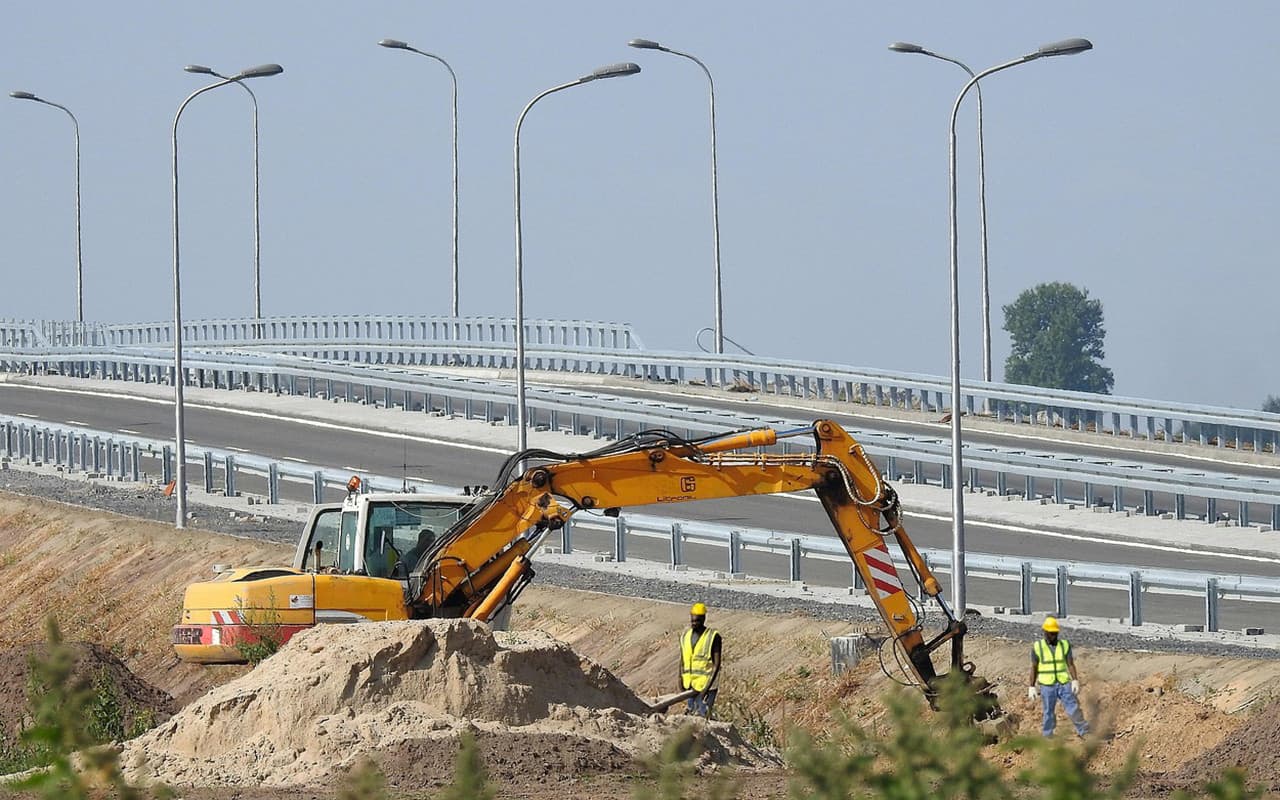 Construction & Heavy Services